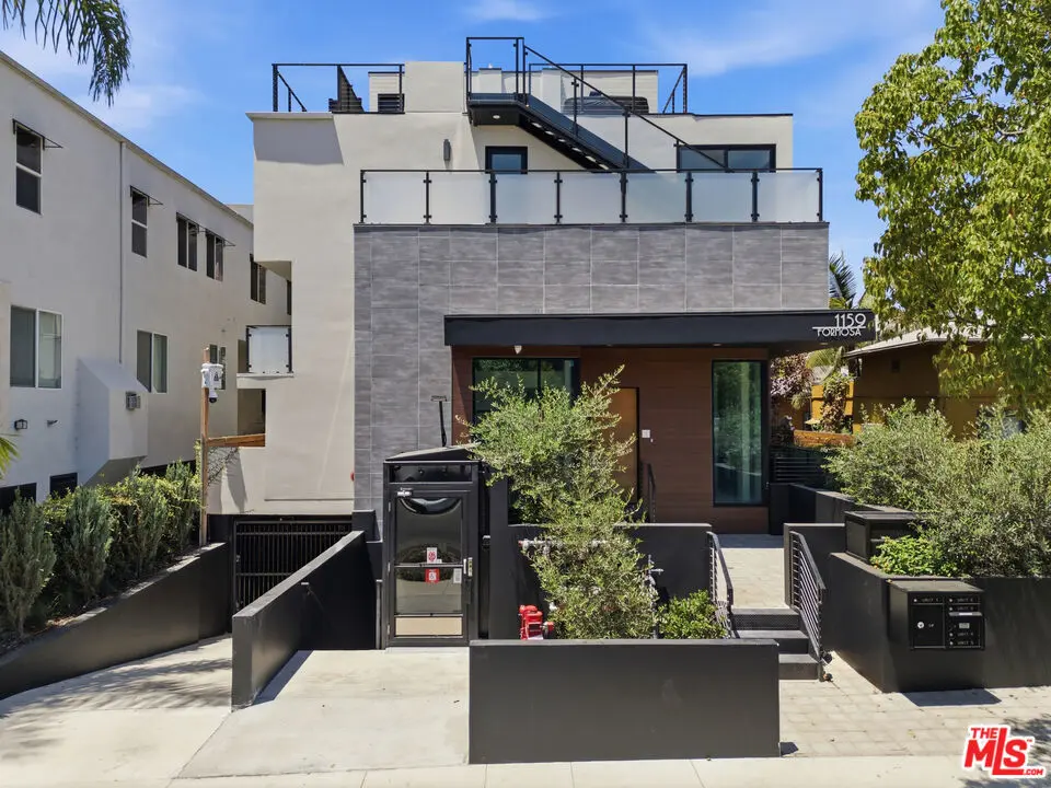 Condominium for rent at 1159 N Formosa Avenue 1, West Hollywood, CA featuring 2 beds and 3 baths