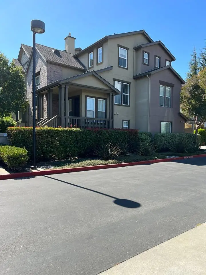 11 Royal Oak Court, Mountain View, CA — listing photo 1