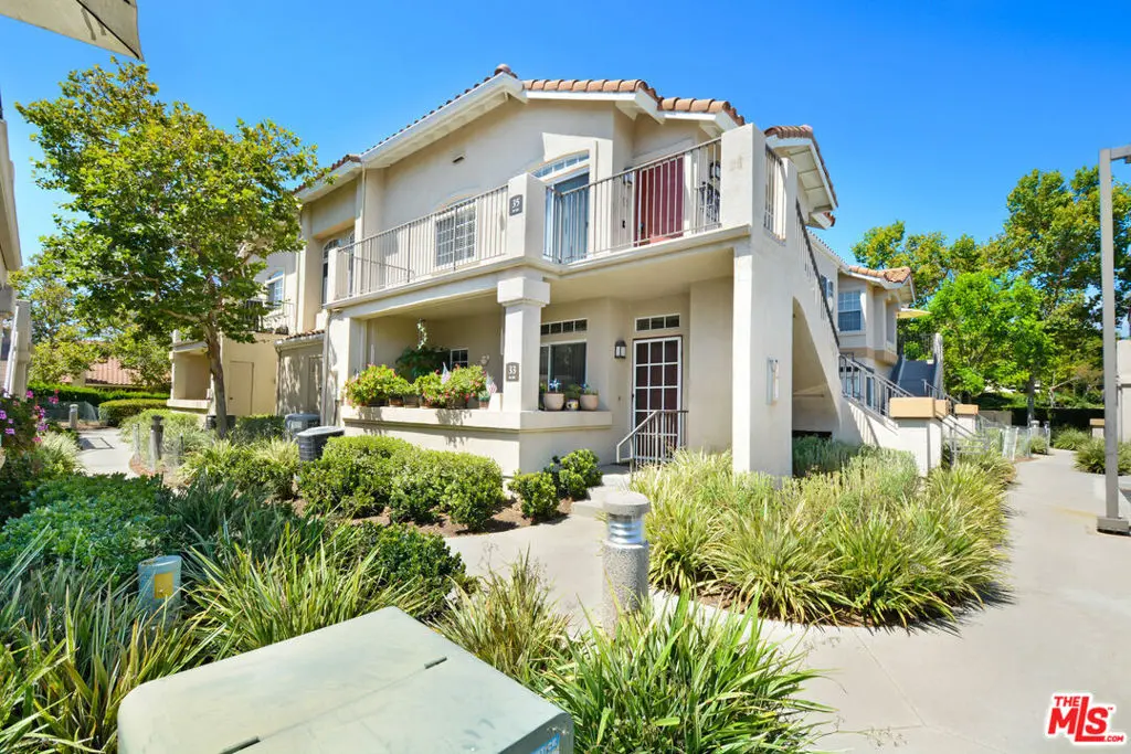 Condominium for rent at 35 De Lino, Rancho Santa Margarita, CA featuring 2 beds and 2 baths