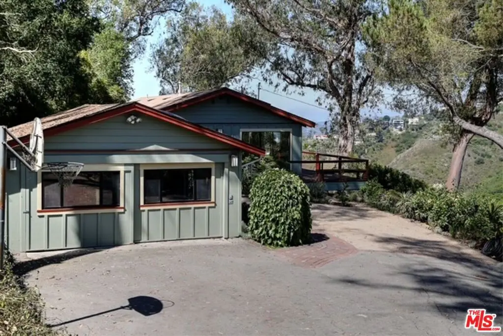Residential Lease for rent at 112 Crestview Lane, Santa Barbara, Santa Barbara County, CA featuring 2 beds and 2 baths
