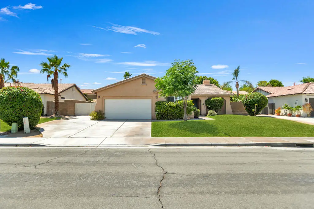 44335 Monticello Avenue, La Quinta, CA — listing photo 1
