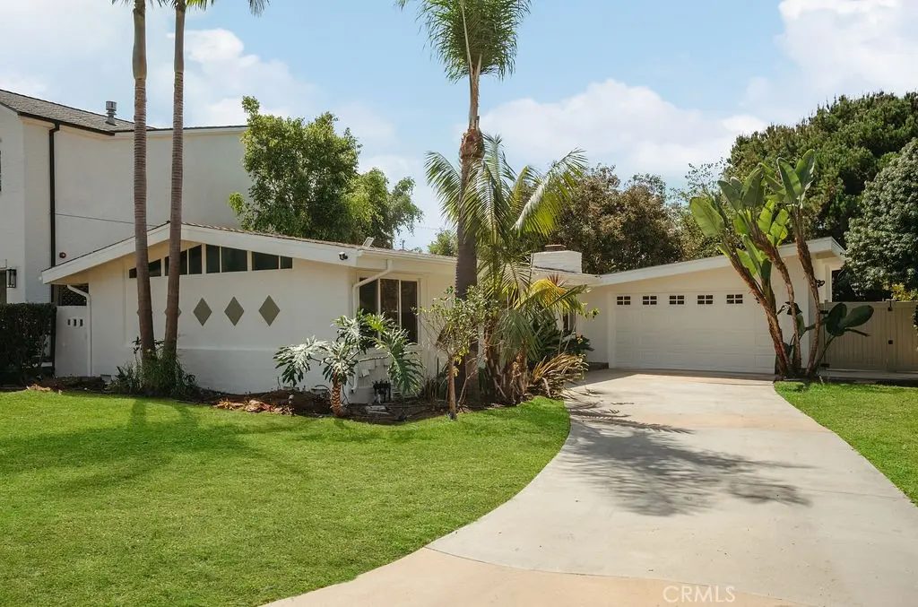 Single Family Residence for sale at 379 Walnut Street, Costa Mesa, CA featuring 3 beds and 1 bath