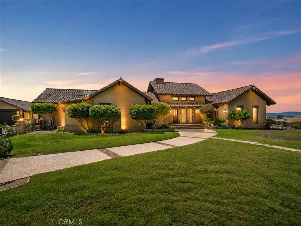 2995 Pleasant, San Miguel, CA — listing photo 1