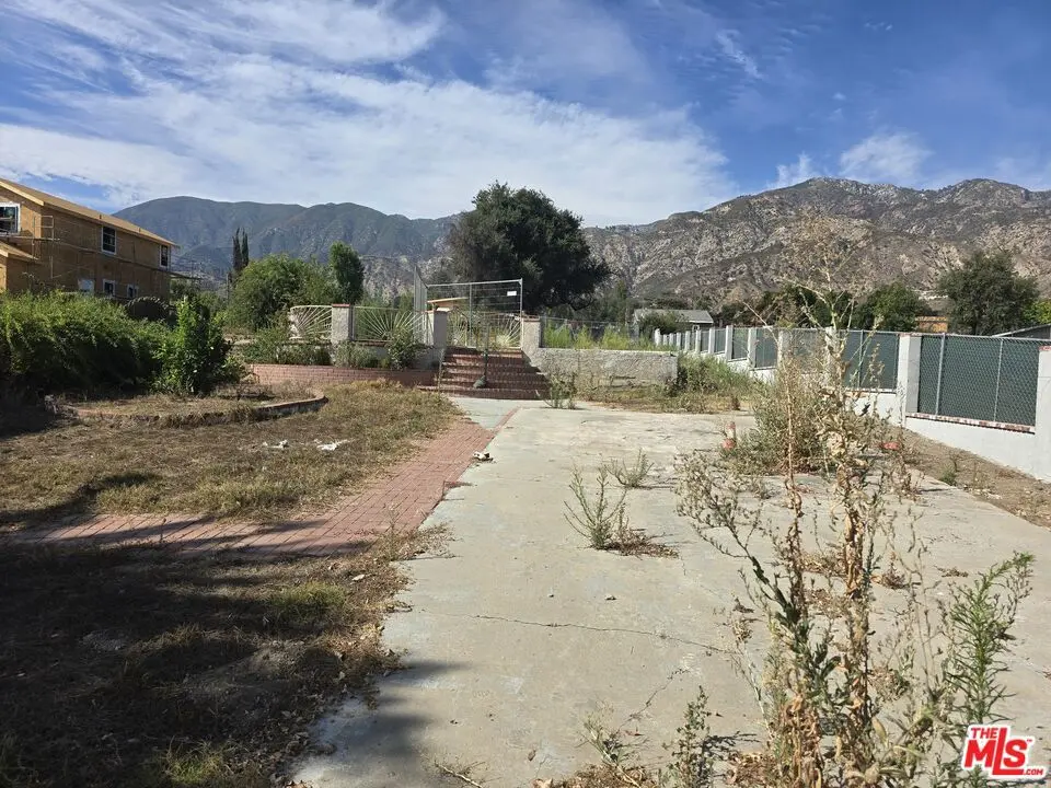 109 E Las Flores Drive, Altadena, CA — listing photo 1