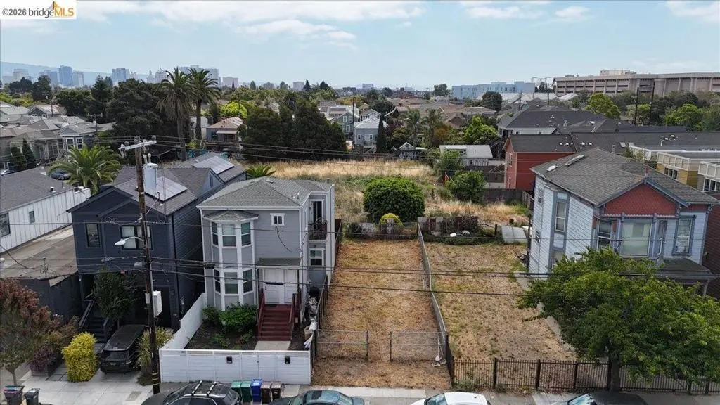 826 Pine ST, Oakland, CA — listing photo 1