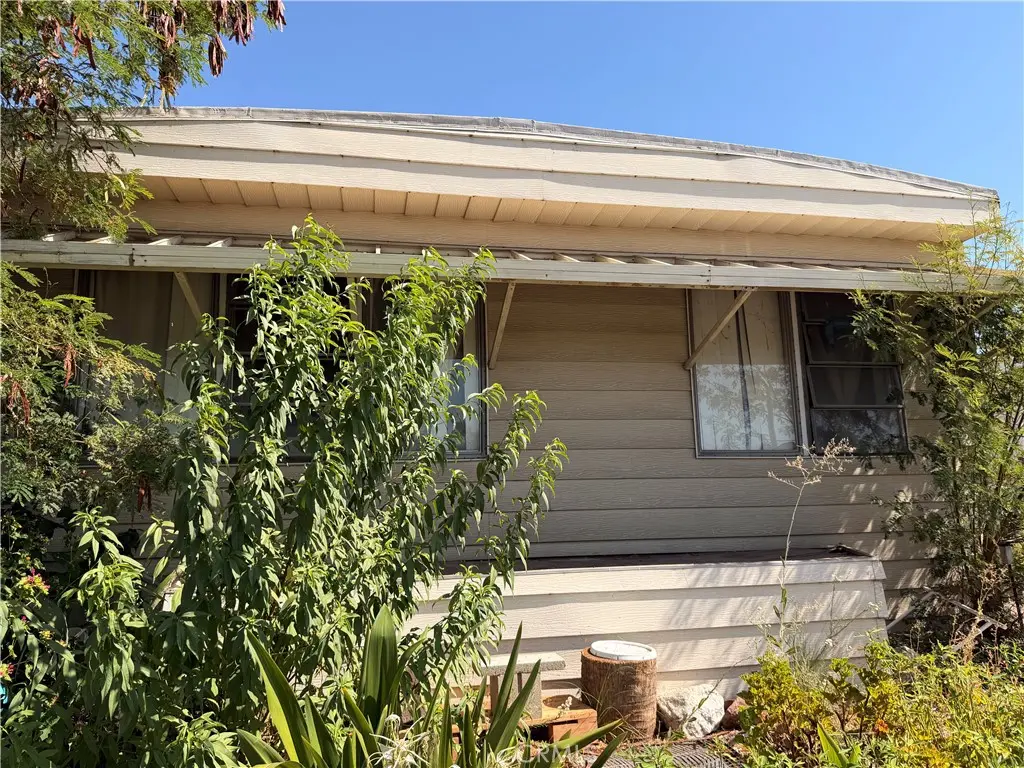 Manufactured In Park for sale at 185 N Eucalyptus 89, Rialto, CA featuring 2 beds and 2 baths