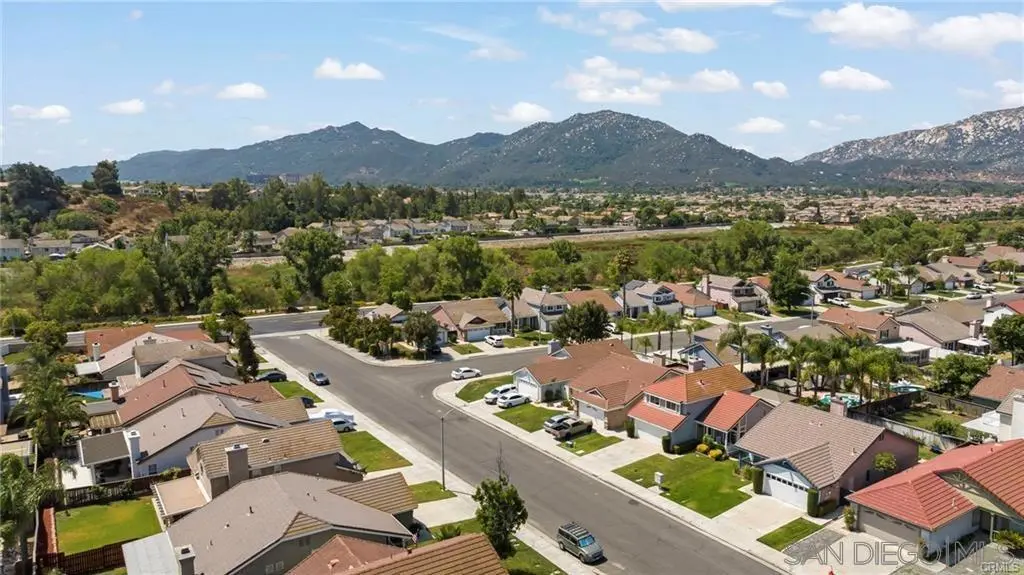 Single Family Residence for sale at 44616 Via Lucido, Temecula, CA featuring 3 beds and 3 baths
