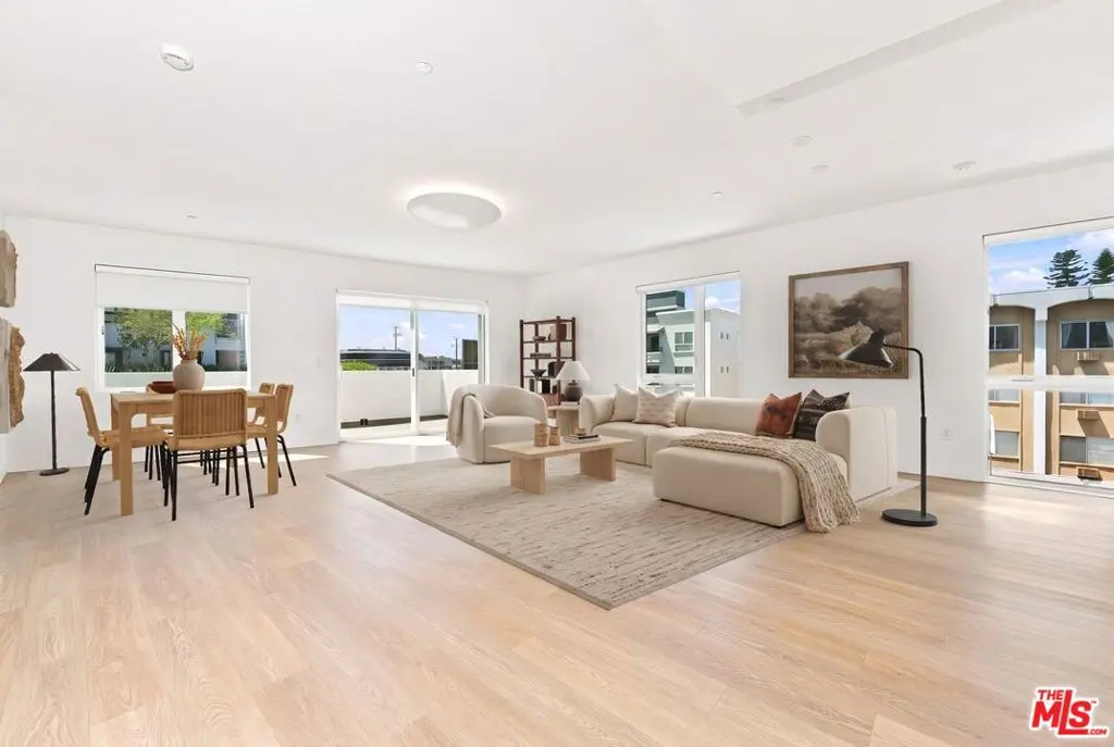 Condominium for rent at 1130 N Orange Drive 301, Los Angeles, CA featuring 2 beds and 2 baths