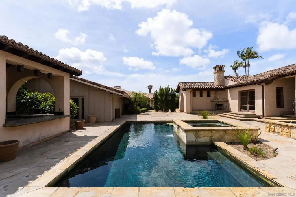 Residential Lease for rent at 6858 Las Colinas, Rancho Santa Fe, San Diego County, CA featuring 4 beds and 4 baths