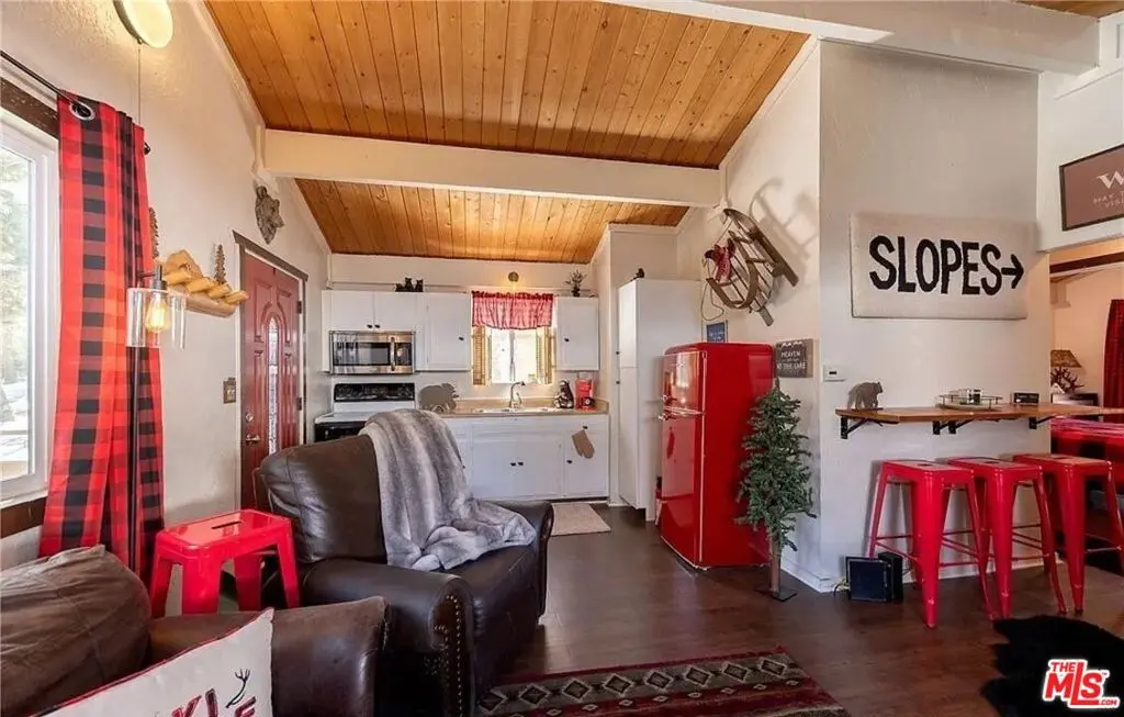742 Cedar Lane, Sugarloaf, CA — listing photo 1