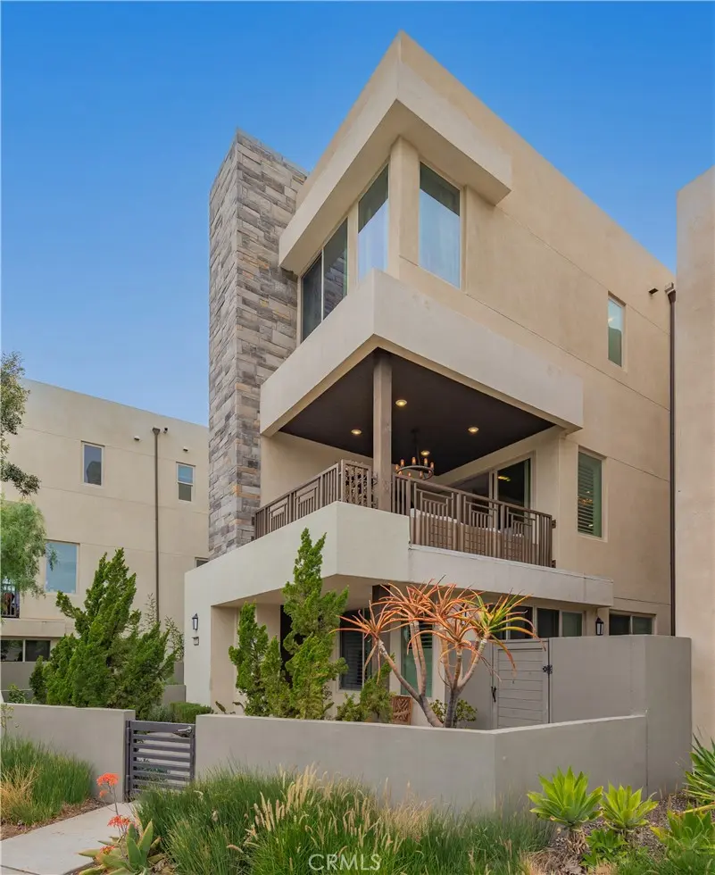 Residential Lease for rent at 111 Bosque, Irvine, Orange County, CA featuring 4 beds and 4 baths