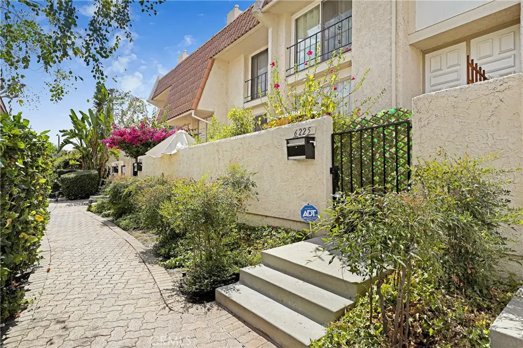 6225 Nita Avenue, Woodland Hills, CA — listing photo 1