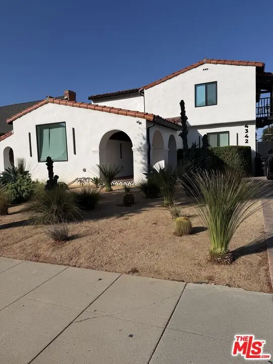 4342 Angeles Vista Boulevard, View Park, CA — listing photo 1