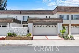 Residential Lease for rent at 32 E Senisa, Irvine, Orange County, CA featuring 3 beds and 3 baths