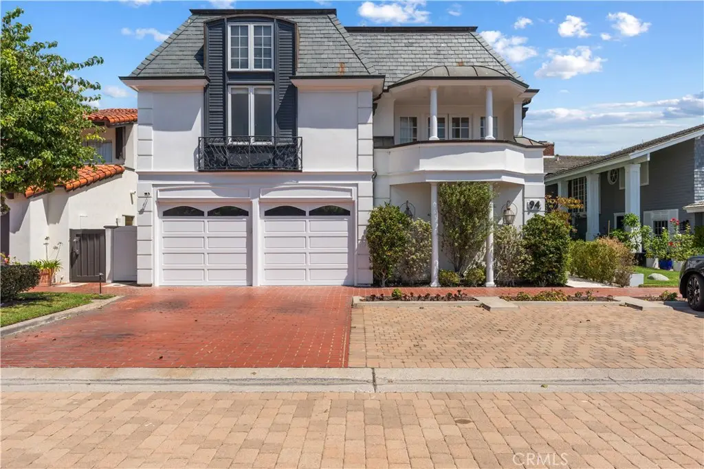 Residential Lease for rent at 94 Linda Isle, Newport Beach, Orange County, CA featuring 4 beds and 4 baths