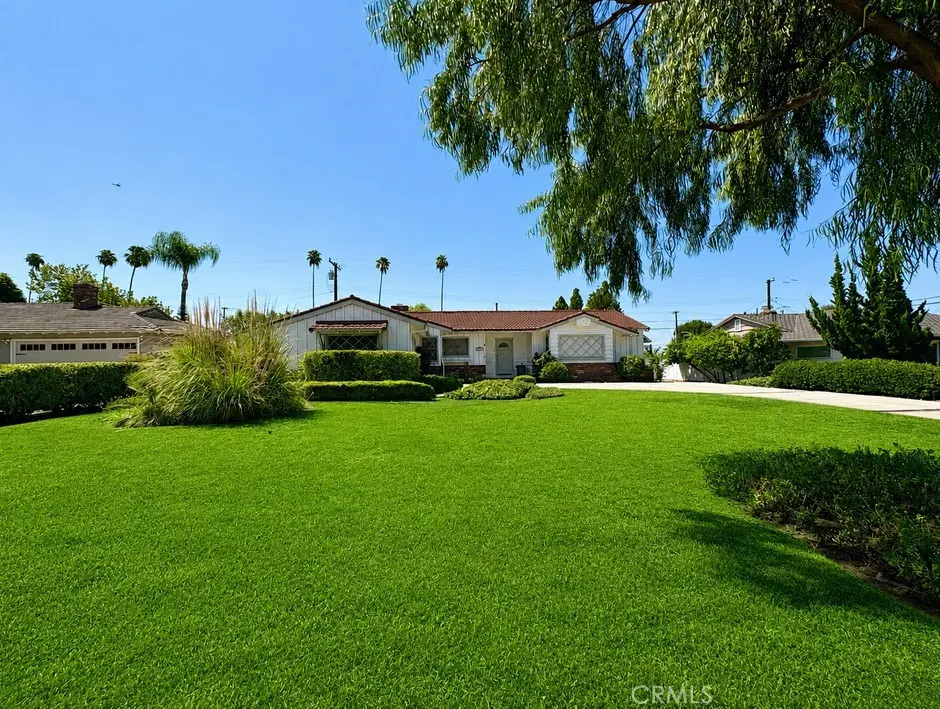 Single Family Residence for sale at 910 E Dalton, Glendora, CA featuring 3 beds and 2 baths