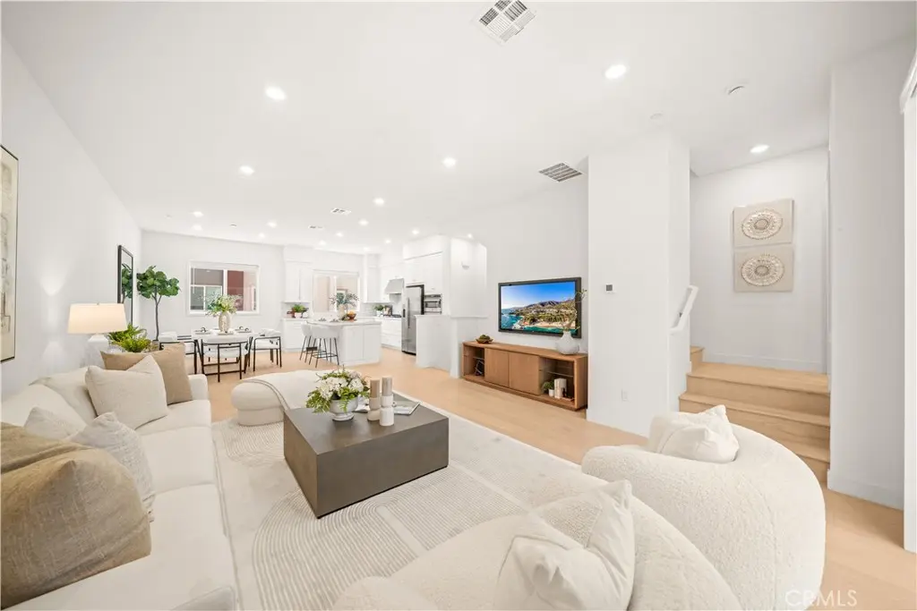 271 Lynx, Irvine, CA — listing photo 1