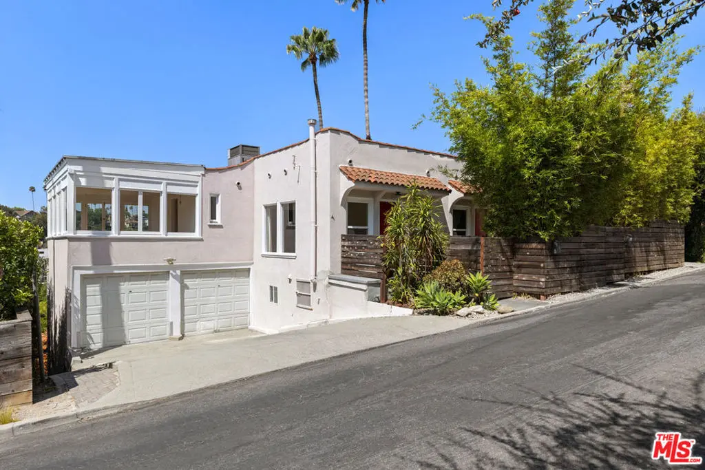 Single Family Residence for rent at 1523 Murray Drive, Los Angeles, CA featuring 2 beds and 2 baths