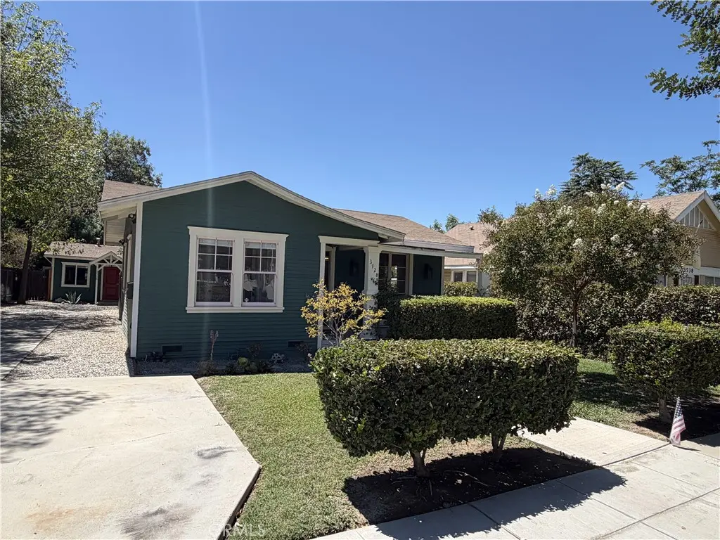 Duplex for sale at 3728 -3726 Briscoe St, Riverside, CA featuring 3 beds and 2 baths