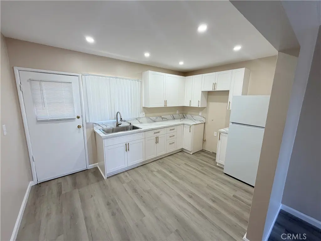 Residential Lease for rent at 936 W Foothill Boulevard 09, Azusa, Los Angeles County, CA featuring 1 bed and 1 bath