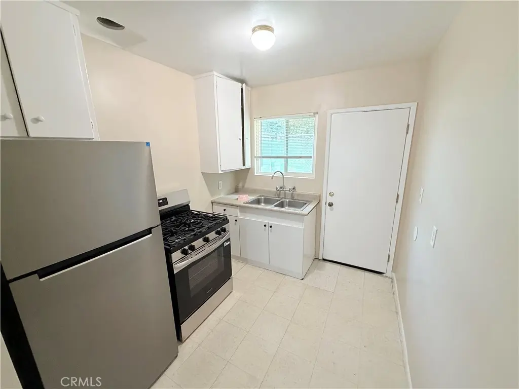 Residential Lease for rent at 936 W Foothill Boulevard 12, Azusa, Los Angeles County, CA featuring 2 beds and 1 bath