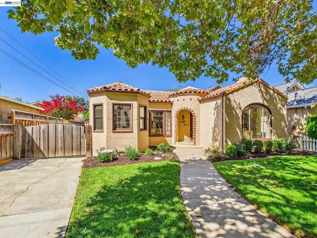 Single Family Residence for sale at 1385 Kotenberg Ave, San Jose, CA featuring 3 beds and 1 bath