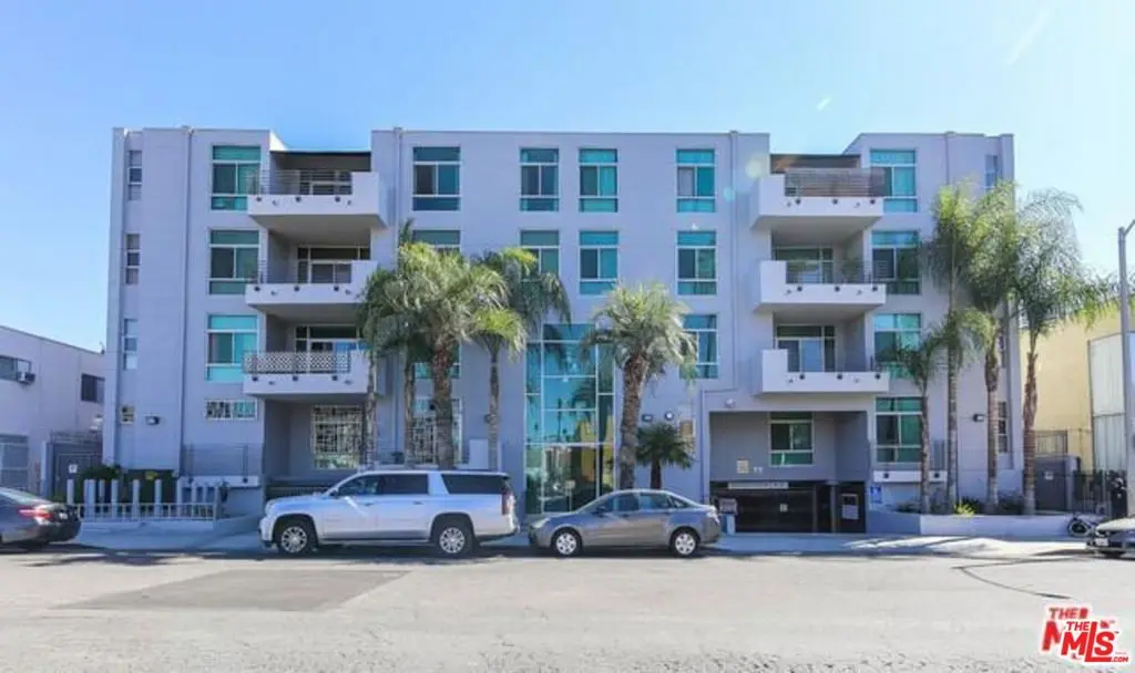 Residential Lease for rent at 332 S Oxford Avenue 201, Los Angeles, Los Angeles County, CA featuring 3 beds and 2 baths