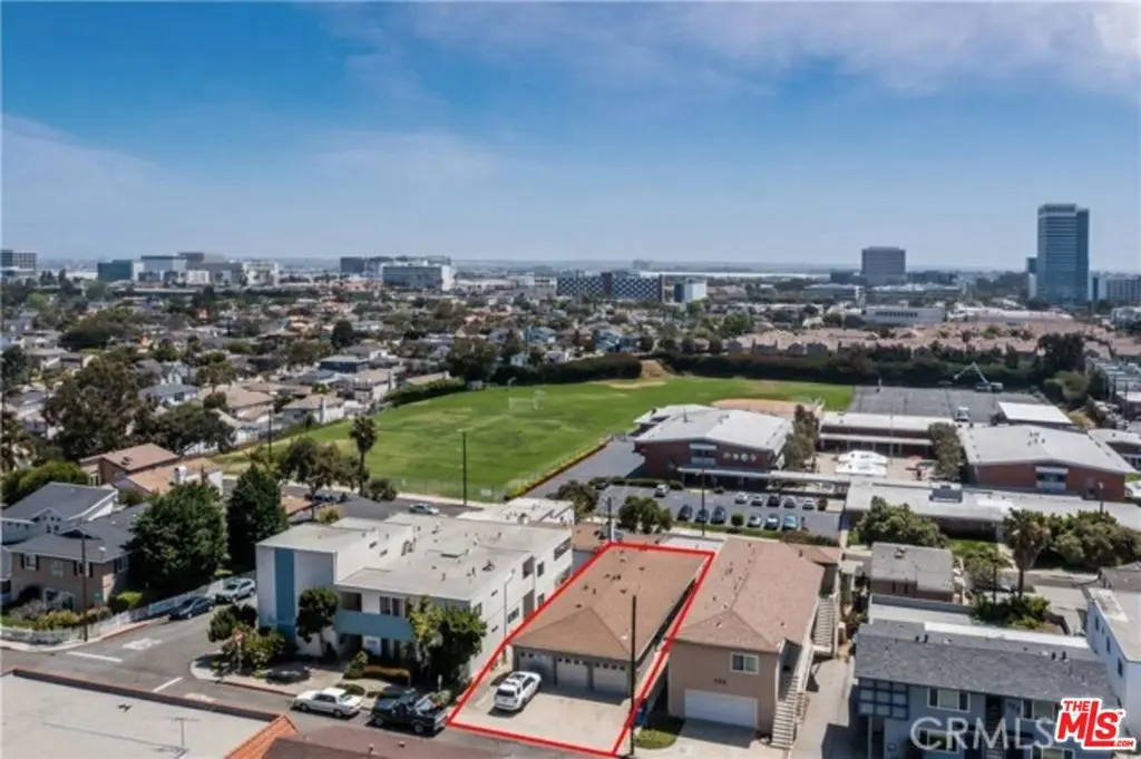 Residential Income for sale at 330 Bungalow Drive, El Segundo, CA featuring 7 beds and 3 baths