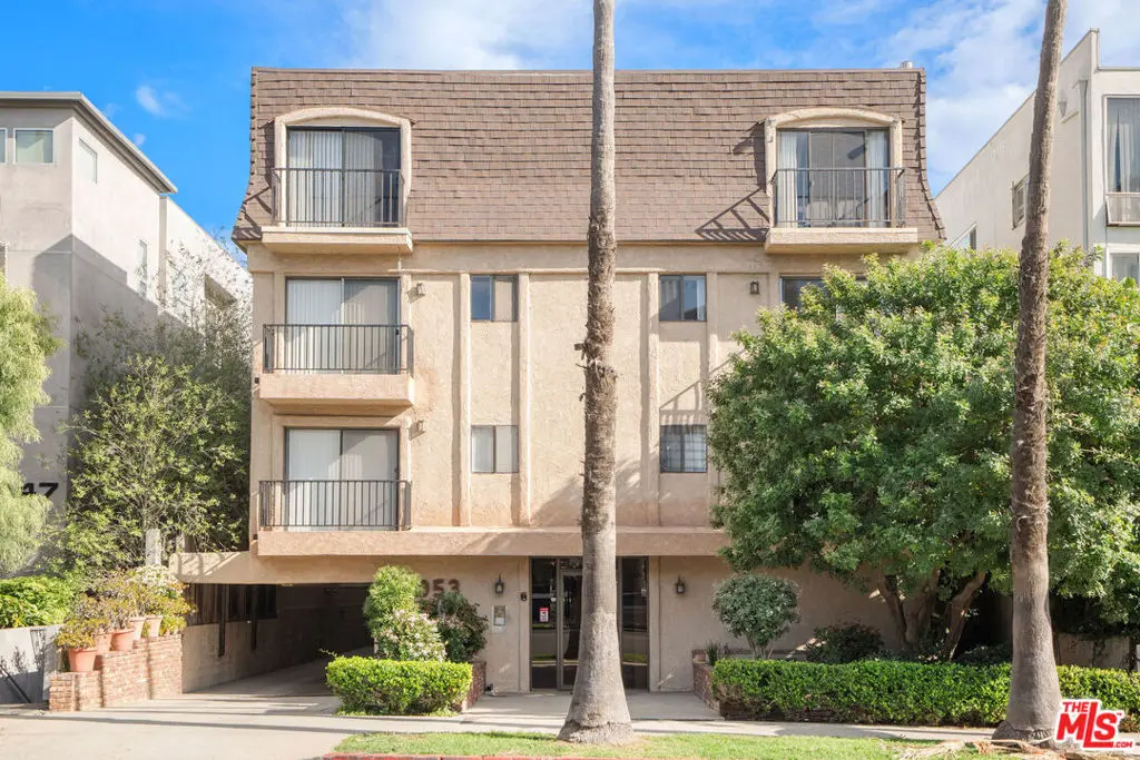 Residential Lease for rent at 953 4th Street, Santa Monica, Los Angeles County, CA featuring 1 bed and 1 bath