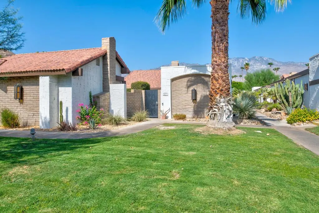 2367 W Miramonte Circle C, Palm Springs, CA — listing photo 1