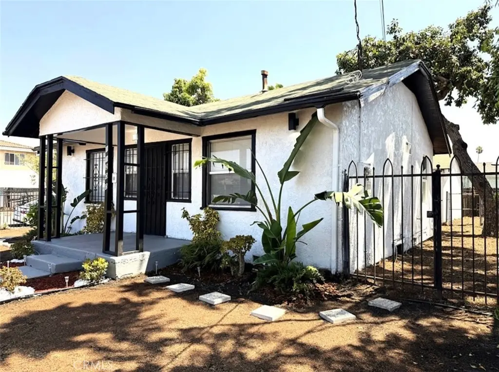 Single Family Residence for sale at 11200 Stanford, Los Angeles, CA featuring 3 beds and 2 baths