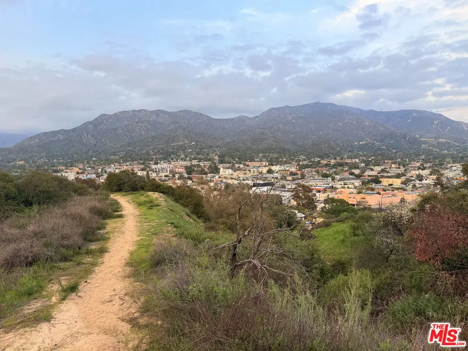 9749 N Estaban Way, Tujunga, CA — listing photo 1