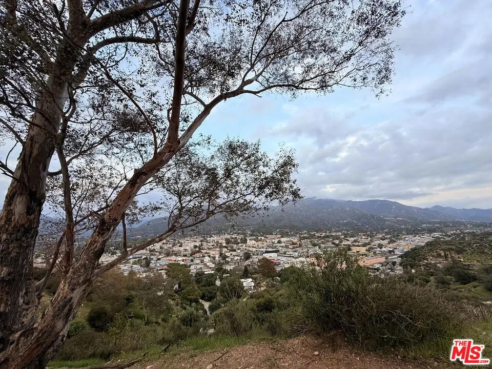 9735 N Estaban Way, Tujunga, CA — listing photo 1