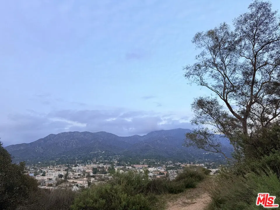9741 N Estaban Way, Tujunga, CA — listing photo 1