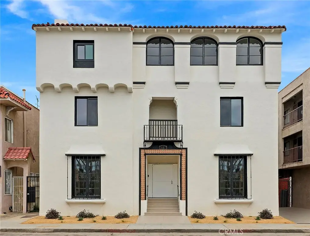 Residential Lease for rent at 1829 E 4th 2, Long Beach, Los Angeles County, CA featuring 1 bed and 1 bath