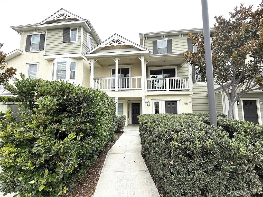 Residential Lease for rent at 1331 Abelia, Irvine, Orange County, CA featuring 3 beds and 4 baths