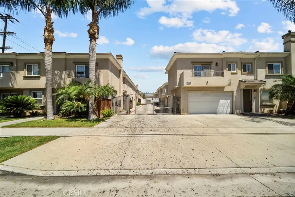 7132 Farralone 205, Canoga Park, CA — listing photo 1