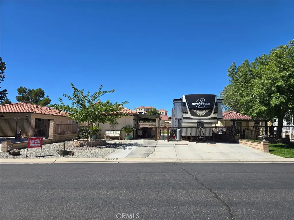 11570 Wedgewood, Apple Valley, CA — listing photo 1