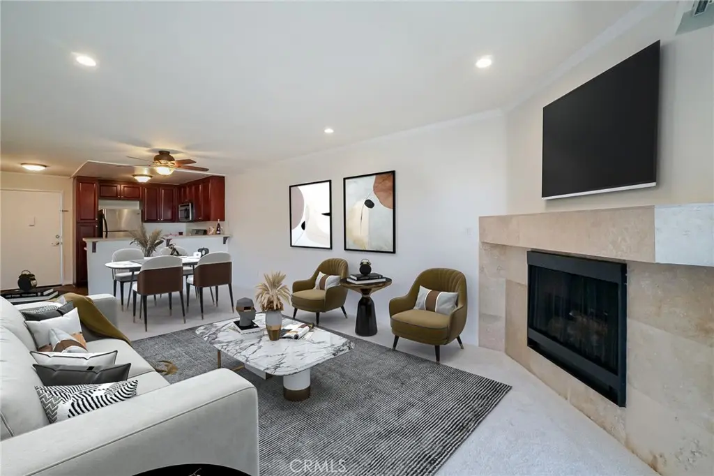 5510 Owensmouth Avenue 209, Woodland Hills, CA — listing photo 1