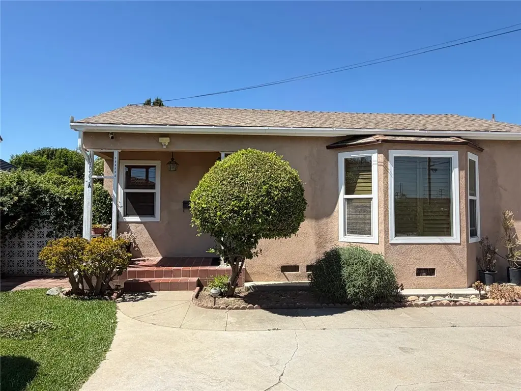 Residential Lease for rent at 10623 A Olive Street, Temple City, Los Angeles County, CA featuring 2 beds and 1 bath