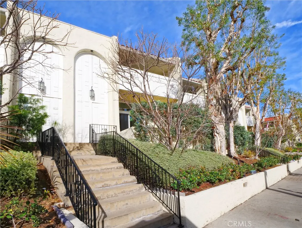 Townhouse for rent at 405 2nd, Hermosa Beach, CA featuring 3 beds and 3 baths