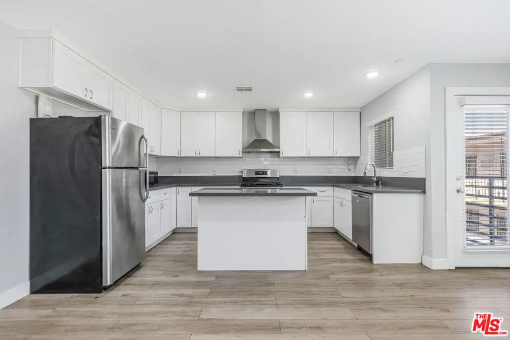 12000 Runnymede Street 1, North Hollywood, CA — listing photo 1