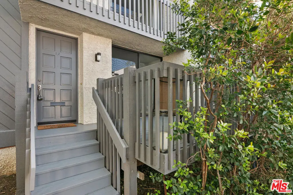 Residential Lease for rent at 29239 Heathercliff Road 12, Malibu, Los Angeles County, CA featuring 2 beds and 2 baths