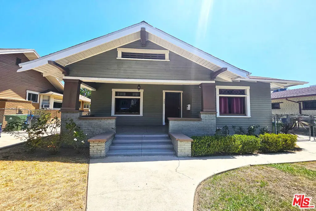 Single Family Residence for rent at 648 N Heliotrope Drive, Los Angeles, CA featuring 3 beds and 2 baths
