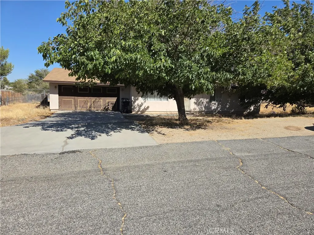40104 174th E, Lake Los Angeles, CA — listing photo 1