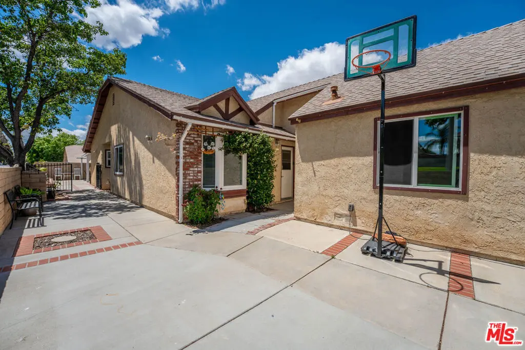 37603 Melton Avenue, Palmdale, CA — listing photo 1