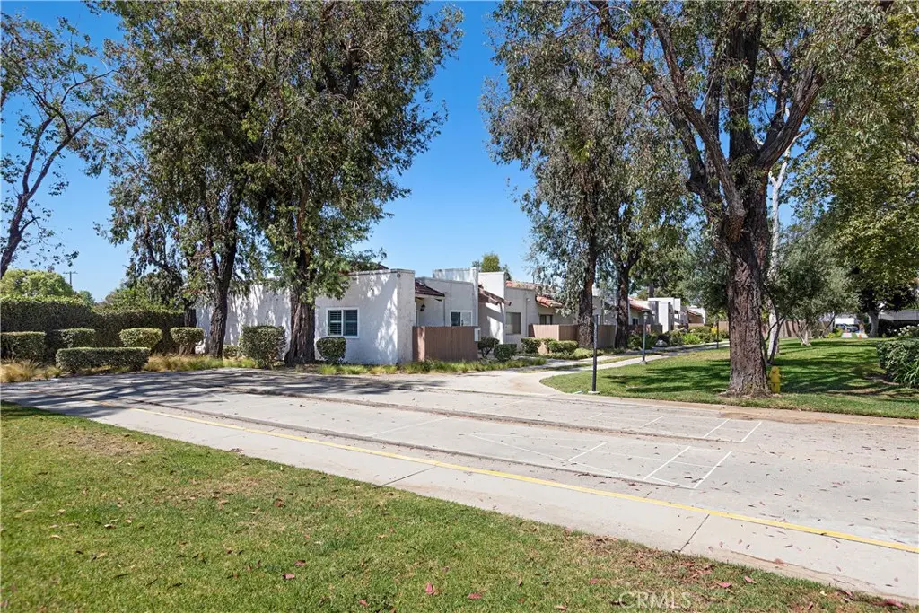 Condominium for rent at 17572 Vandenberg Lane 01, Tustin, CA featuring 2 beds and 2 baths