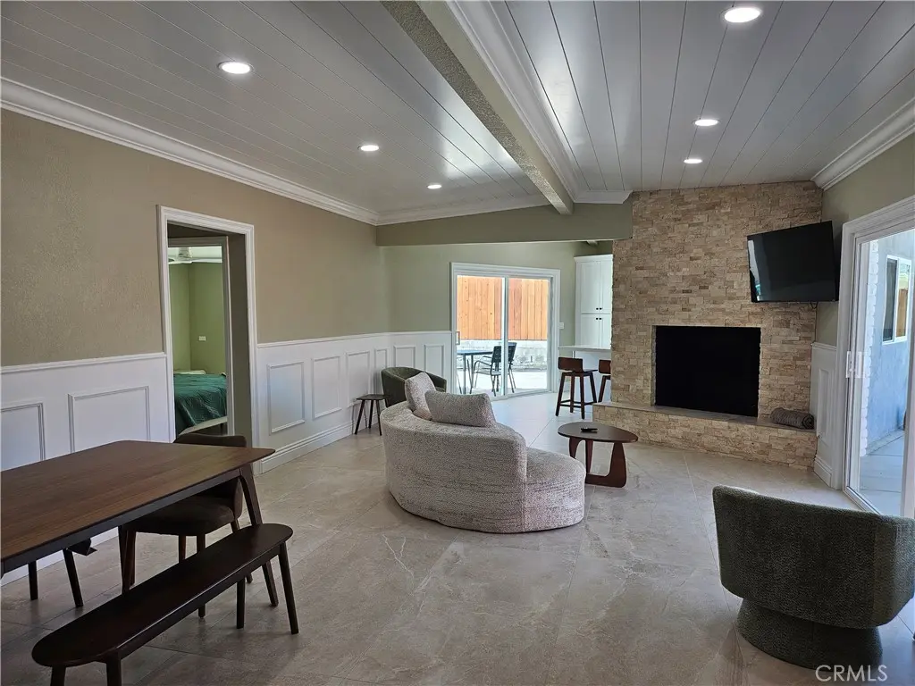 Residential Lease for rent at 44250 Russell Lane, Palm Desert, Riverside County, CA featuring 4 beds and 2 baths