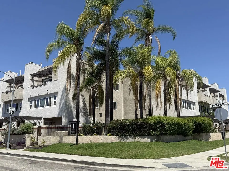 Condominium for rent at 804 N Kenilworth Avenue, Glendale, CA featuring 3 beds and 3 baths