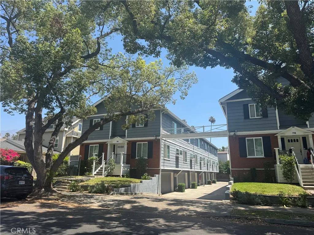 Residential Lease for rent at 76 N Sierra Bonita 4, Pasadena, Los Angeles County, CA featuring 2 beds and 3 baths